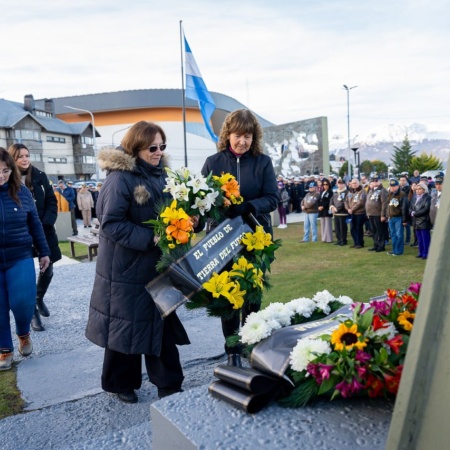 Gobierno acompañó los actos en conmemoración del 42° aniversario del hundimiento del Crucero ARA General Belgrano