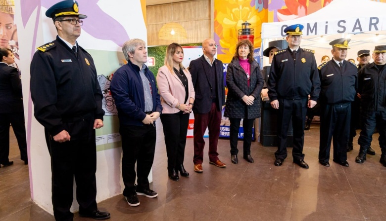 La Policía fueguina conmemora sus 139 años compartiendo con la comunidad la "Expo Conociendo tu Policía"