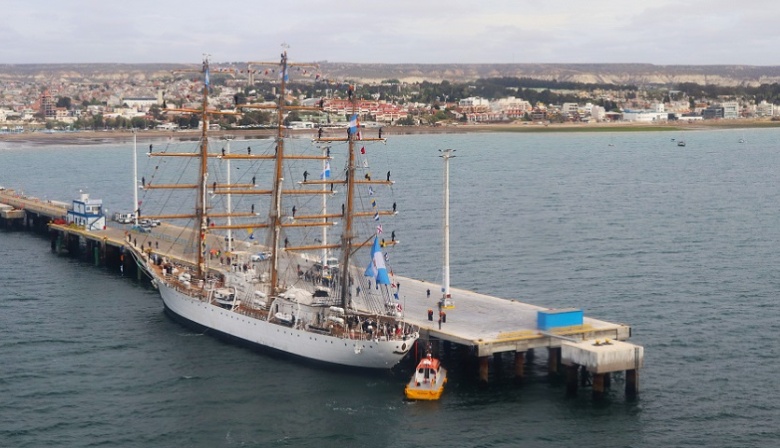 La Fragata Ara Libertad Visita Puerto Madryn Reporte Austral