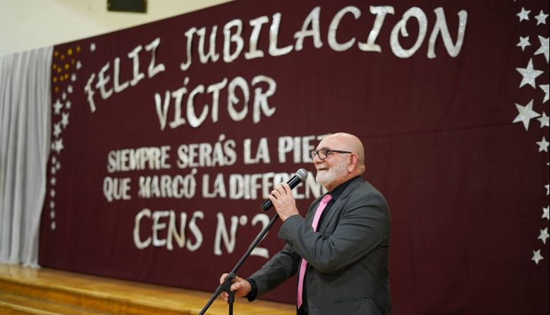 El Municipio de Tolhuin reconoció la trayectoria del Profesor Víctor Nacusse en su acto de jubilación