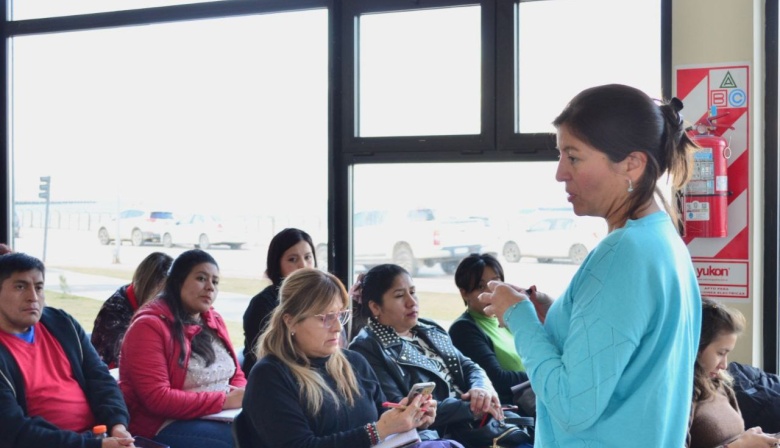 "Emprendimientos que crecen y ahora facturan": La Municipalidad de Ushuaia dicto un nuevo taller