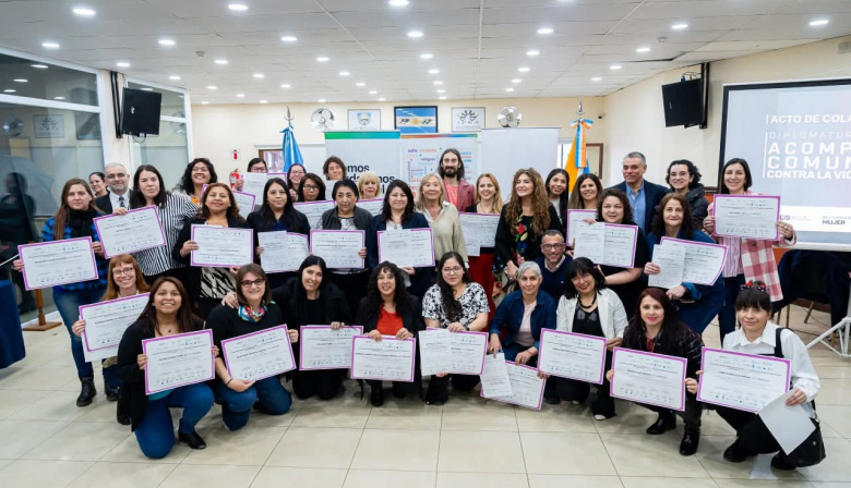 Inscriben para la “Diplomatura universitaria en acompañantes comunitarias contra la violencia de género”