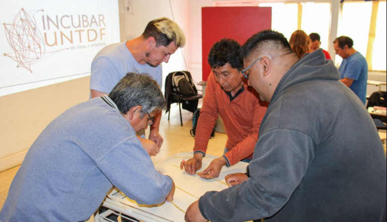 Programa de formación y financiamiento para jóvenes fueguinos emprendedores
