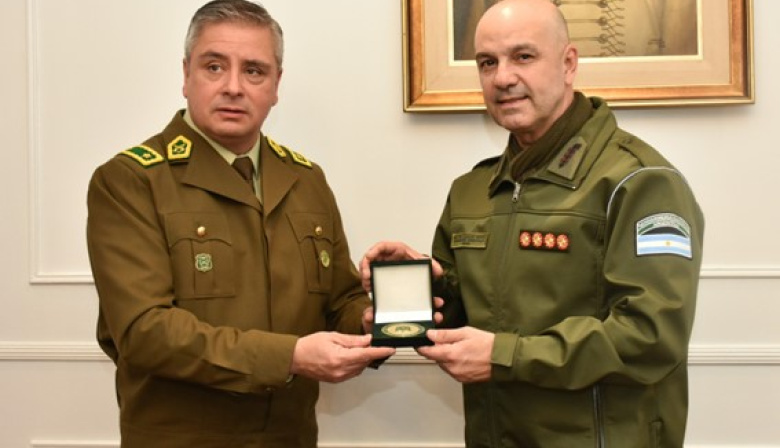Gendarmería recibió la visita protocolar del Secretario General de Carabineros de Chile