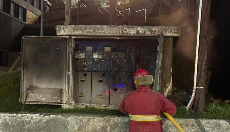 El incendio en un alimentador provocó el corte de energía en el centro de Ushuaia