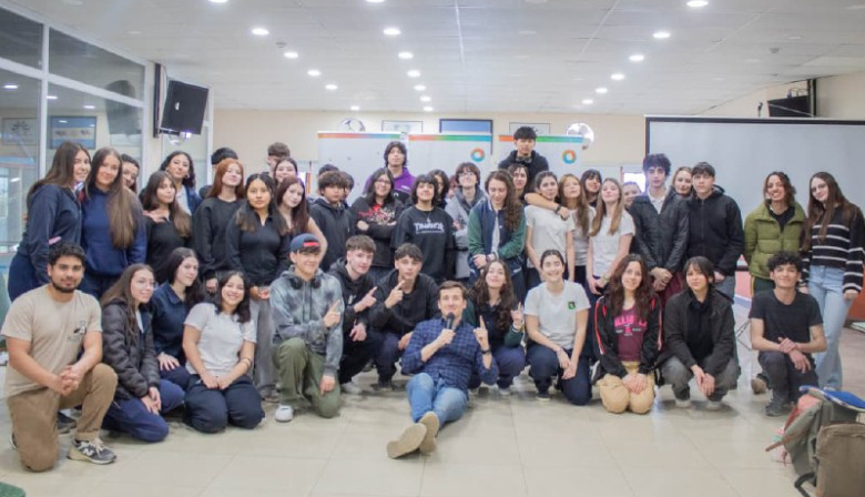 Jóvenes de Ushuaia y Tolhuin fortalecieron sus habilidades en oratoria en una nueva caoacitación