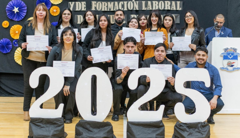 Entregaron certificados a más de 300 egresados del Centro de Formación Laboral