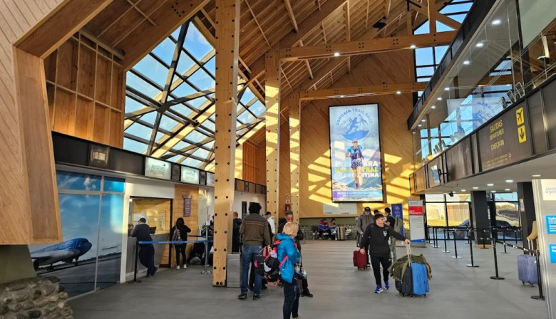 El aeropuerto de Ushuaia será escala alternativa en vuelos a Malvinas