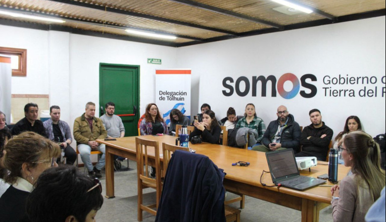 Conversatorio sobre "Abordaje responsable de la problemática del suicidio en los medios"