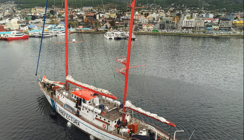El motovelero científico “Dr. Bernardo Houssay” arribó a Ushuaia