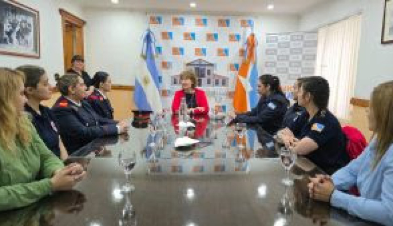 Urquiza recibió bomberas voluntarias de Ushuaia