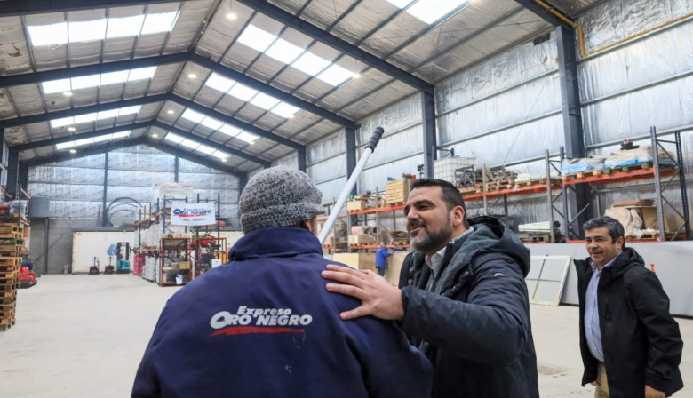 El intendente Vuoto recorrió las nuevas instalaciones de la empresa Oro Negro