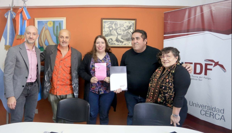 El Municipio firmó un convenio con la UNTDF para fortalecer el programa "Cocineritos, cuentos y relatos"