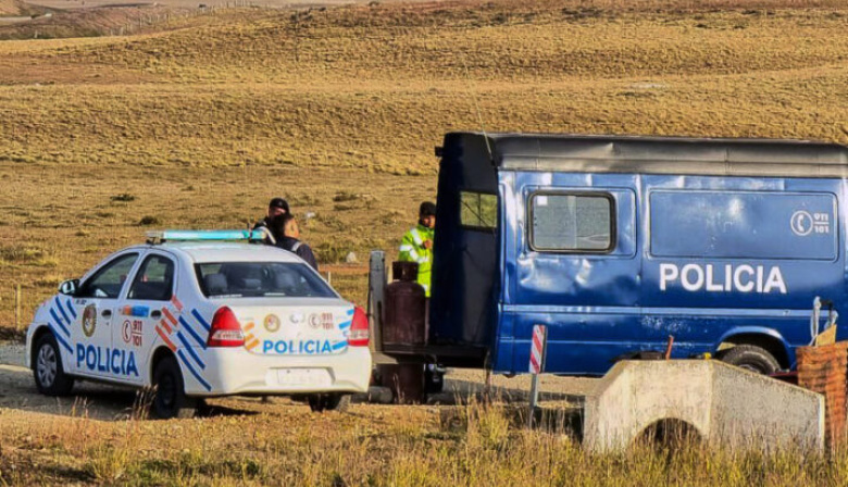 Investigan la muerte de un hombre cuyo cuerpo apareció en la playa