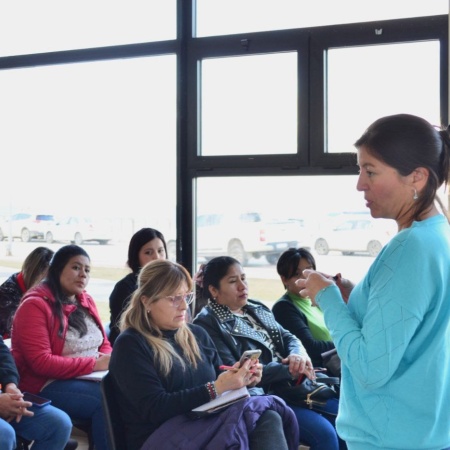 "Emprendimientos que crecen y ahora facturan": La Municipalidad de Ushuaia dicto un nuevo taller