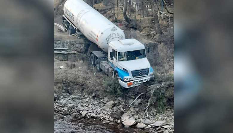 Despistó camión cargado con gas en la Ruta 3