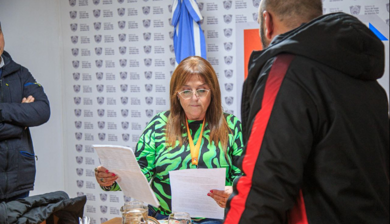 Castillo se reunió con vecinos de Tolhuin por la crisis energética