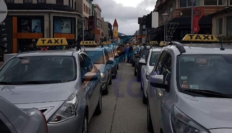 Taxis y remises se movilizan contra Uber