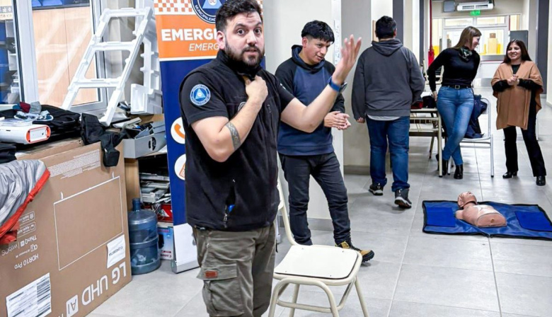 Defensa Civil municipal continúa capacitando en RCP y prevención sísmica