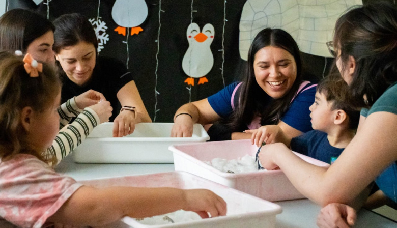Niños, niñas y adolescentes disfrutan de las actividades educativas de Invierno TDF
