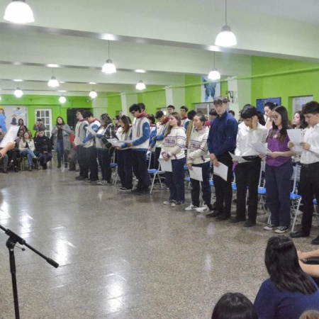 El Municipio acompañó a estudiantes del Colegio Don Bosco en la promesa de lealtad a la Constitución Fueguina