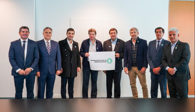Alfabetización: Melella y otros 12 gobernadores se comprometieron a presentar públicamente sus metas anuales