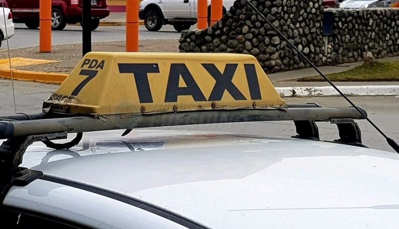 Taxistas y remiseros realizan medida de fuerza en Río Grande