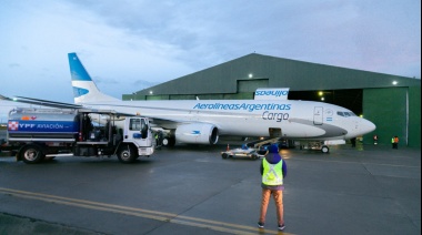 Aerolíneas Argentinas comenzó a operar su primer vuelo de carga en Río Grande