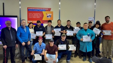 La UNTDF certificó a 40 trabajadores de la empresa NewSan