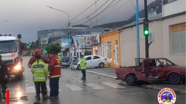 Dos vehículos chocaron en Maipú y Don Bosco