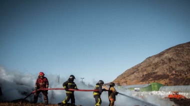 14 dotaciones y 50 bomberos intervinieron en el incendio