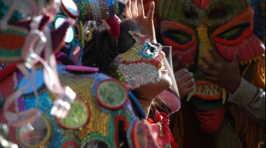 El domingo dictarán talleres de máscaras y trajes de carnaval