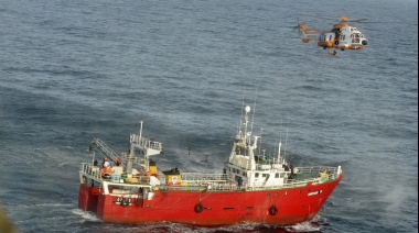 Prefectura aeroevacuó de urgencia a un tripulante de un buque que sufrió heridas