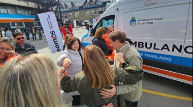 Carla Vizzotti entregó seis ambulancias todo terreno a Tierra del Fuego