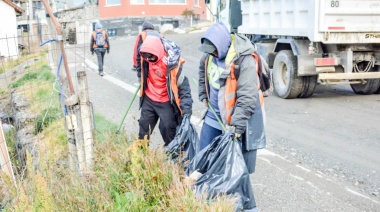 Jornada de limpieza en los barrios Felipe Varela y Latinoamericano