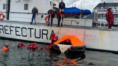 Biólogos del Cadic realizaron un entrenamiento de supervivencia en el mar