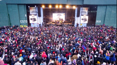 Una multitud vibra en Ushuaia con la primera jornada del festival "Tierra Grande"