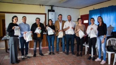 El Municipio, la Fundación Primeros Pasos y Camuzzi entregaron las primeras "Bolsas con propositos"