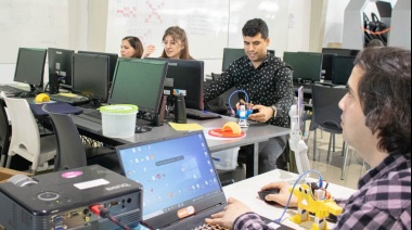 Gobierno realiza capacitaciones de robótica e impresión 3D para docentes de educación inclusiva