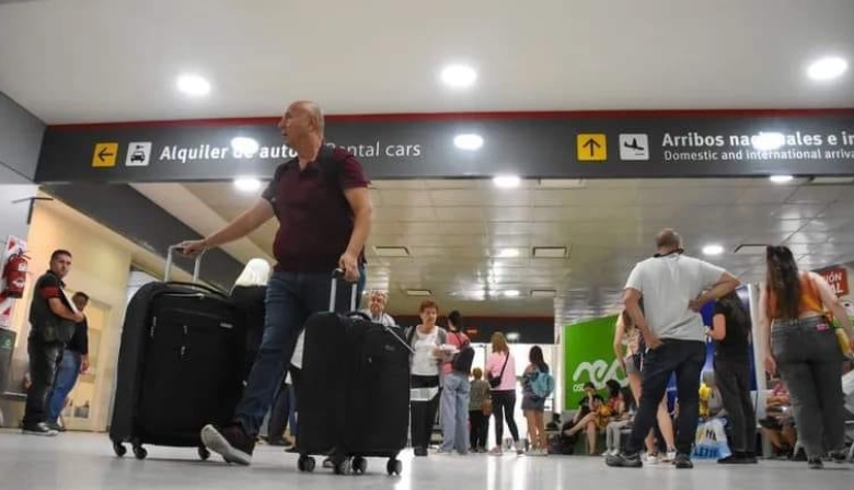 ANAC quitó la categoría de “bilingüe permanente” al aeropuerto de Neuquén
