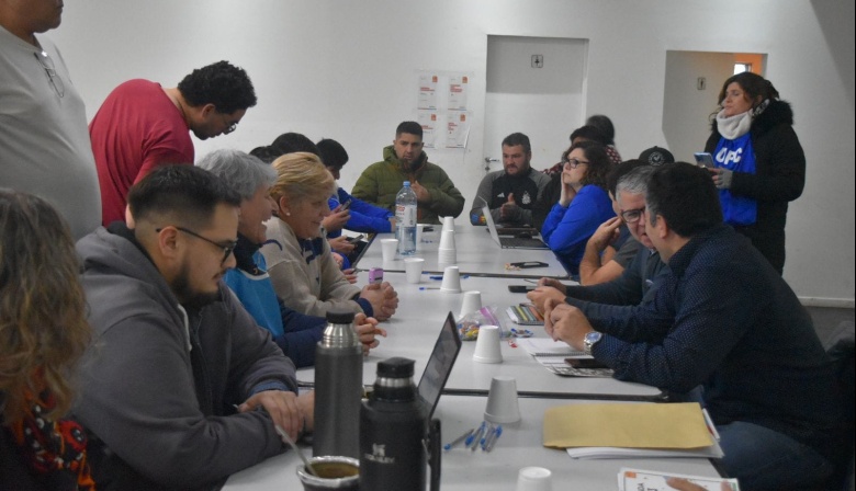 Gremios rechazaron propuesta salarial de gobierno y municipalidad de Ushauia