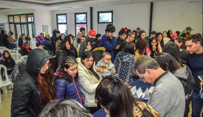 Entregaron certificados a 200 personas que se capacitaron en Ushuaia