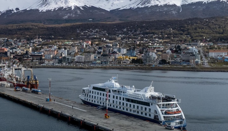 Con el arribo del Ventus Australis comenzó la temporada de cruceros en Ushuaia