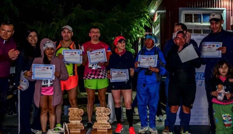 La Municipalidad acompañó la realización de la maraton nocturna "JCA Noticias"