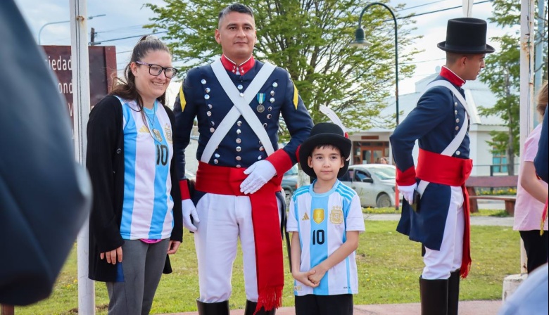 Tolhuin recibió la visita del Regimiento de Infantería 1 Patricios en el Día de la Soberanía Nacional