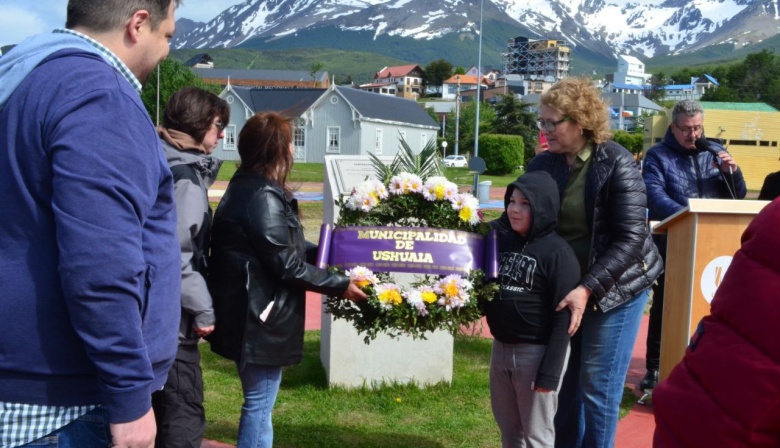 El Municipio llevóm adelante el acto en conmemoración por el "Día del genocidio Selk´nam"