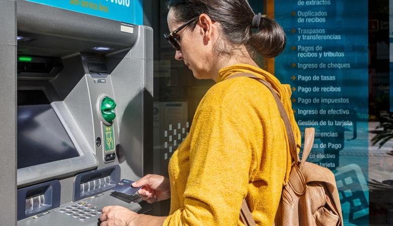 Comienza el pago de planes, pensiones y haberes