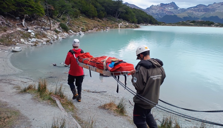 Una mujer fue rescatada en Laguna Esmeralda