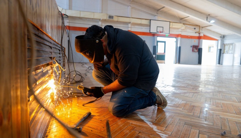 Avanzan trabajos de refacción y mantenimiento en las escuelas de la provincia