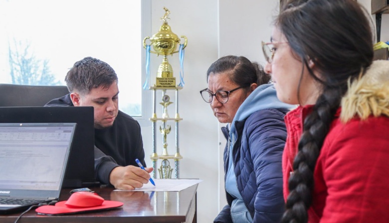Más de un centenar de familias fueguinas recibieron asesoramiento a través de oficinas itinerantes